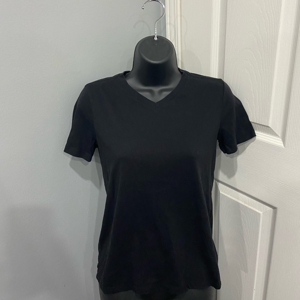 black tee shirt GUC